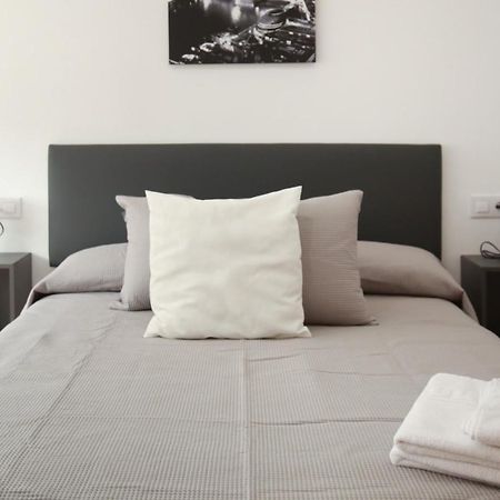 Apartamento Mym 3 Apartment Gijon Bagian luar foto