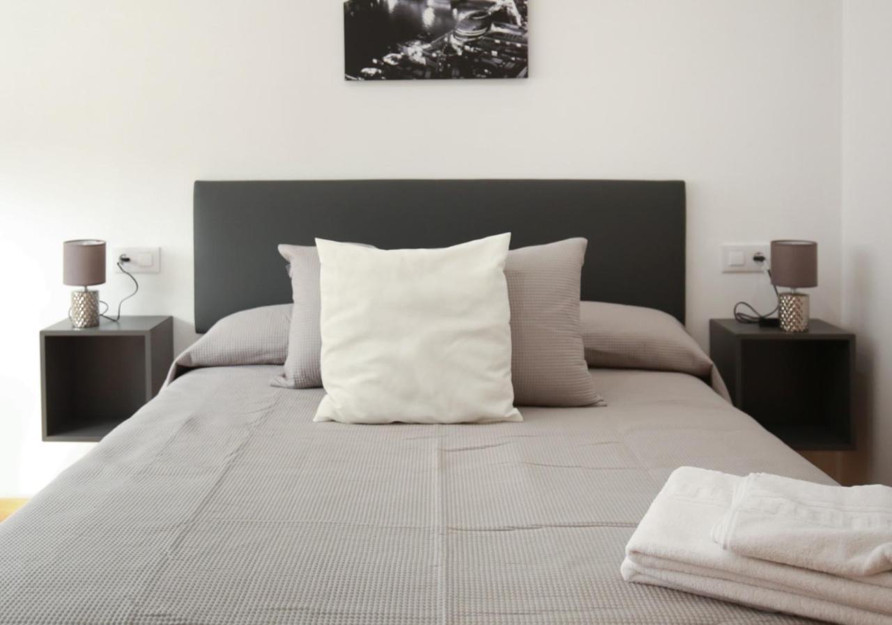 Apartamento Mym 3 Apartment Gijon Bagian luar foto